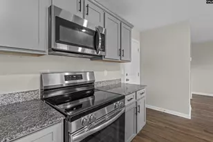 429 Middlebury Ln, Hopkins, SC 29061 - Photo 10