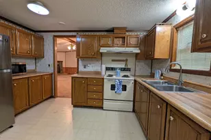 7907 Bruton Rd, Columbia, SC 29203 - Photo 10