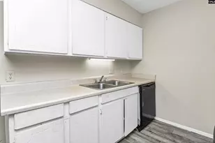 911 Old Manor Rd, Columbia, SC 29212 - Photo 12