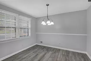 2043 Fairlawn Cir, Cayce, SC 29033 - Photo 14