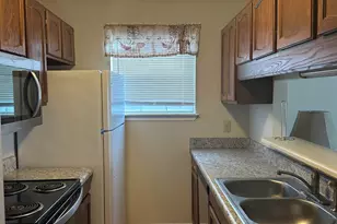1926 Green Oaks Road B, Columbia, SC 29206 - Photo 2