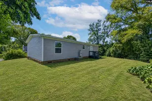 105 Hunter St, Lancaster, SC 29720 - Photo 18