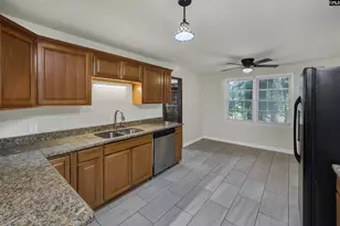 1405 Parkdale Dr, West Columbia, SC 29170 - Photo 12