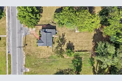 113 S Dennis Avenue, Bishopville, SC 29010 - Photo 2