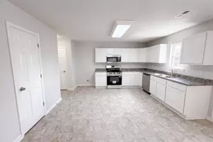 145 Katrina Ct, Lexington, SC 29073 - Photo 2