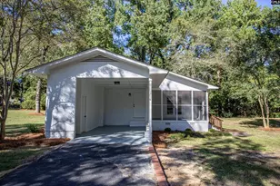 1718 Brook Dr, Camden, SC 29020 - Photo 2