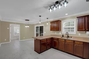 137 Cotoneaster Dr, Columbia, SC 29229 - Photo 10