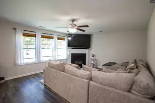 1604 Green Branch Cir, Lugoff, SC 29078 - Photo 8