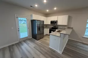 180 Laurinton Farms Dr, Hopkins, SC 29061 - Photo 6
