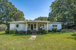 126 Maple Leaf Ln, Batesburg, SC 29006 - Photo 1