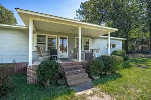 126 Maple Leaf Ln, Batesburg, SC 29006 - Photo 2