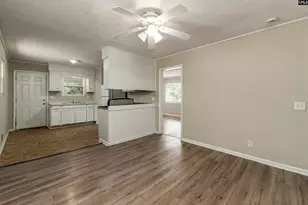 1001 Swan Ln, Columbia, SC 29203 - Photo 6