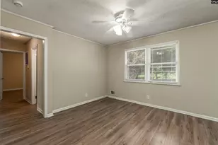 1001 Swan Ln, Columbia, SC 29203 - Photo 4