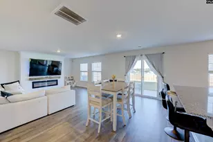 1005 Silver Arctic Wy, Hopkins, SC 29061 - Photo 2