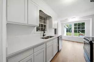 210 Quinby Cir, Florence, SC 29506 - Photo 10
