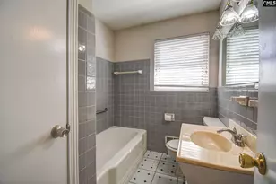 949 Gabriel Rd, Cayce, SC 29033 - Photo 16