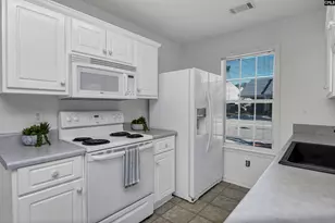 320 Elders Pond Cir, Columbia, SC 29229 - Photo 8
