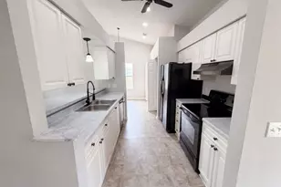 305 Pebble Creek Ct, West Columbia, SC 29170 - Photo 2