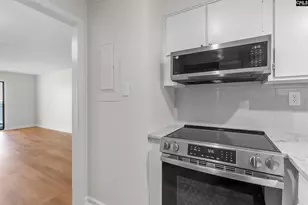 1825 Saint Julian Pl 11-I, Columbia, SC 29204 - Photo 4