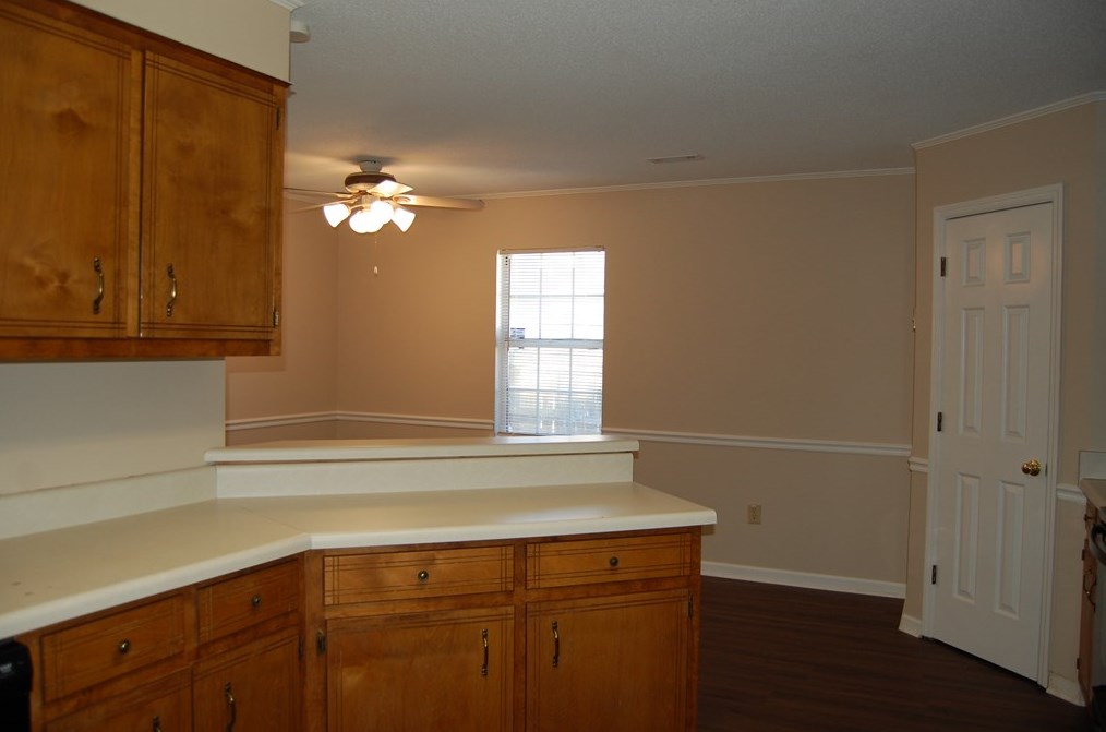 34 Suffolk Dr, Aiken SC  29803-7820 exterior
