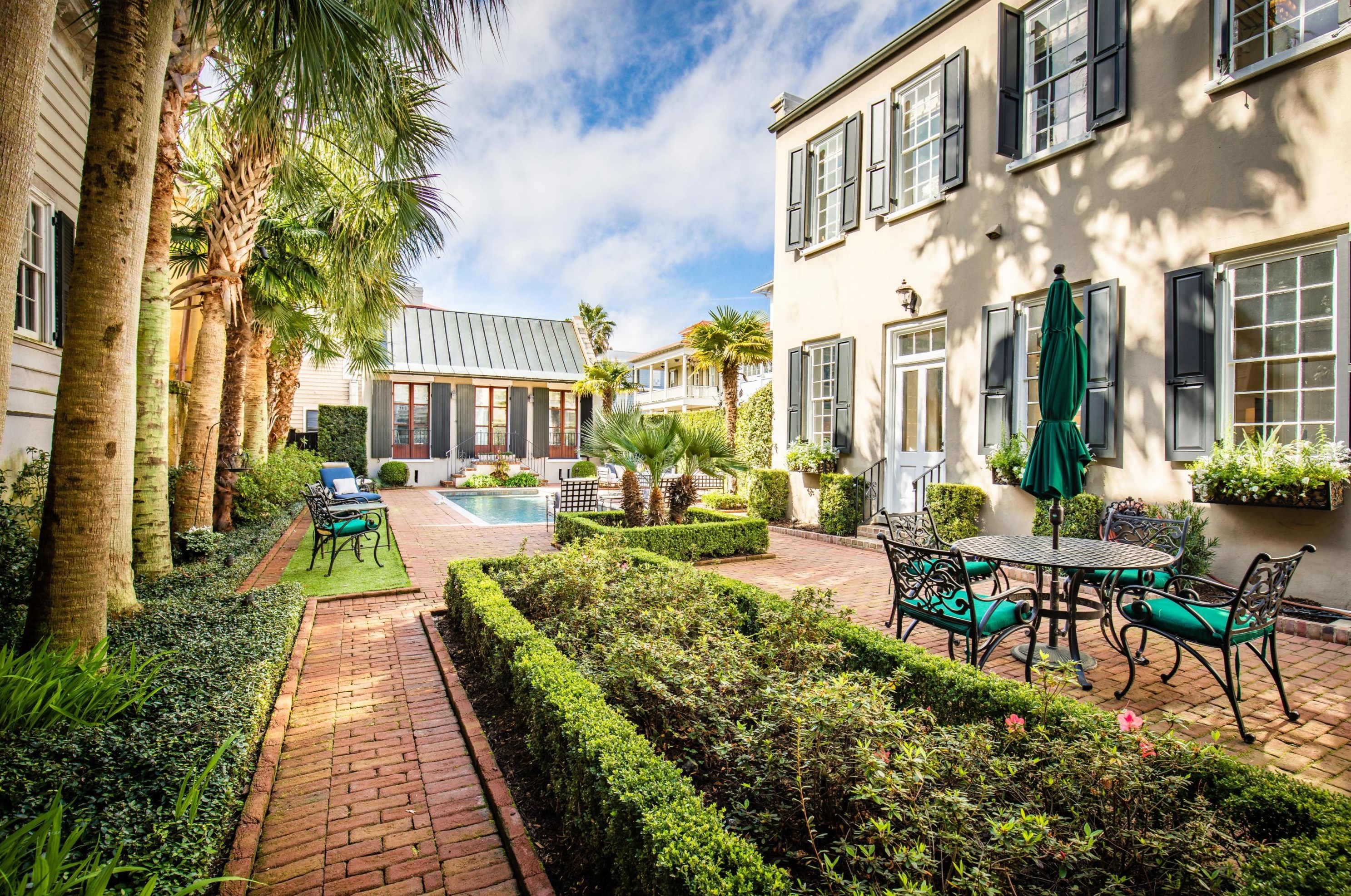 17 Meeting St, Charleston, SC 29401-2705