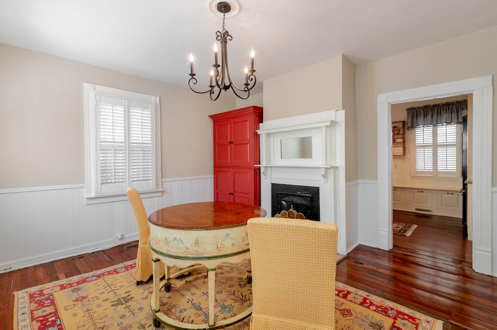 84 Vanderhorst St, Charleston SC 29403-6120 exterior