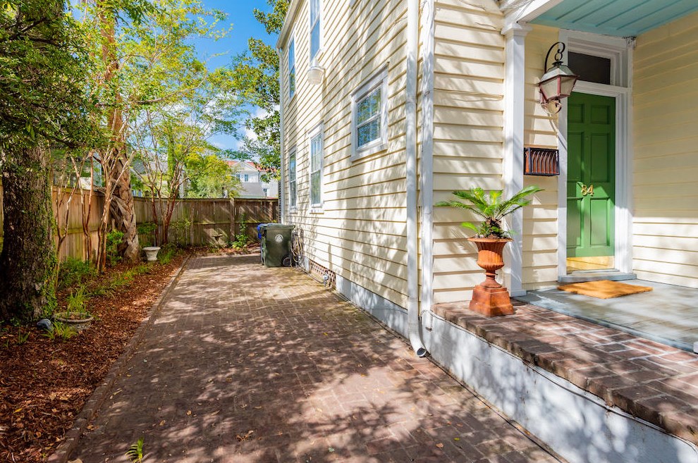 84 Vanderhorst St, Charleston, SC 29403-6028