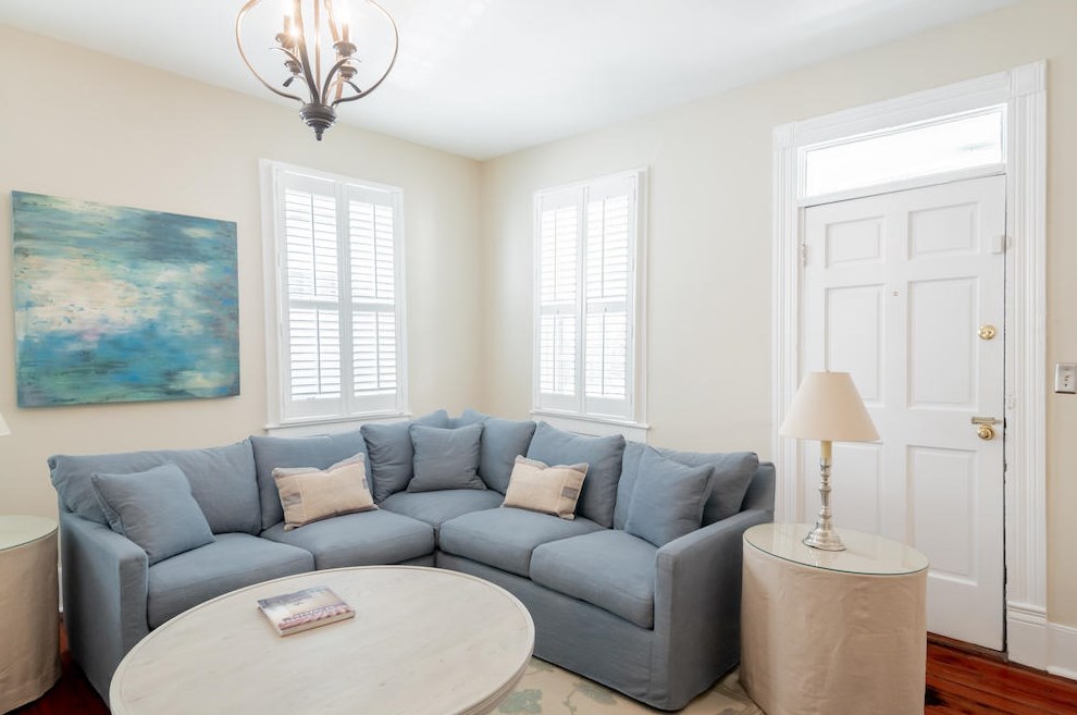 84 Vanderhorst St, Charleston SC 29403-6120 exterior