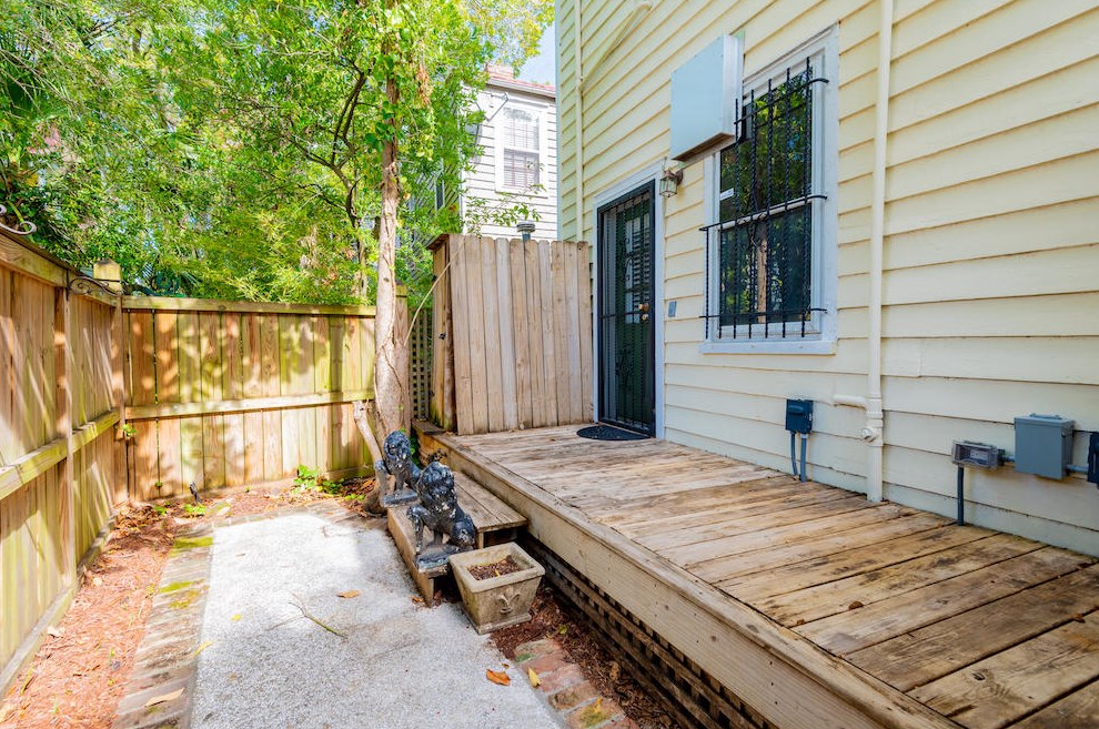 84 Vanderhorst St, Charleston SC 29403-6120 exterior