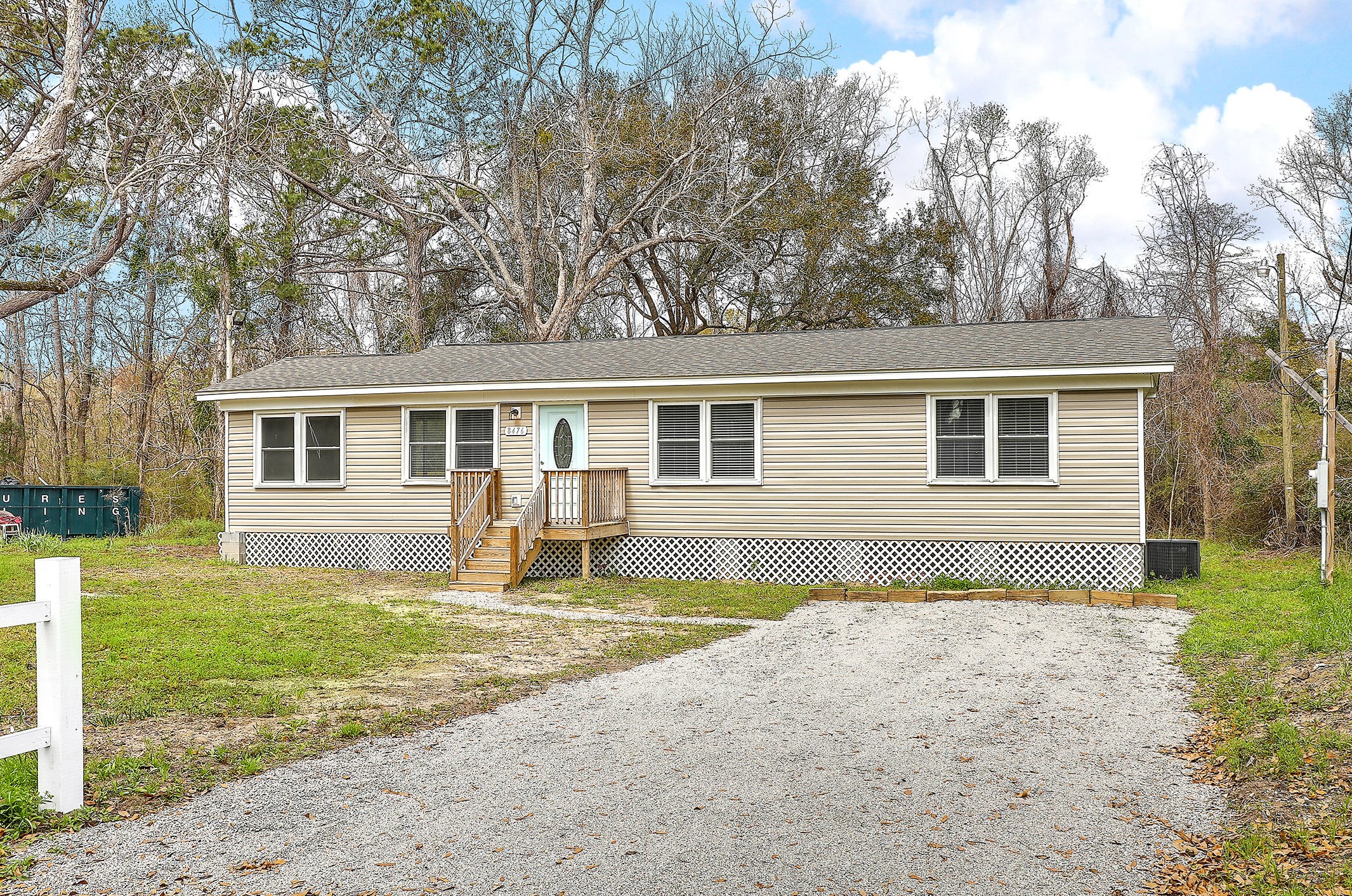 8476 Old Georgetown Rd, McClellanville, SC 29458