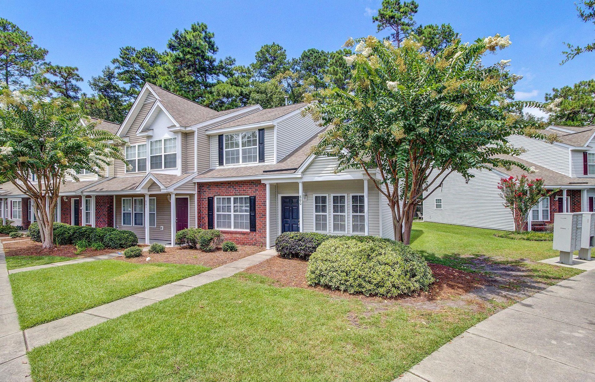 800 Pine Bluff Dr, Summerville, SC 29483-1649