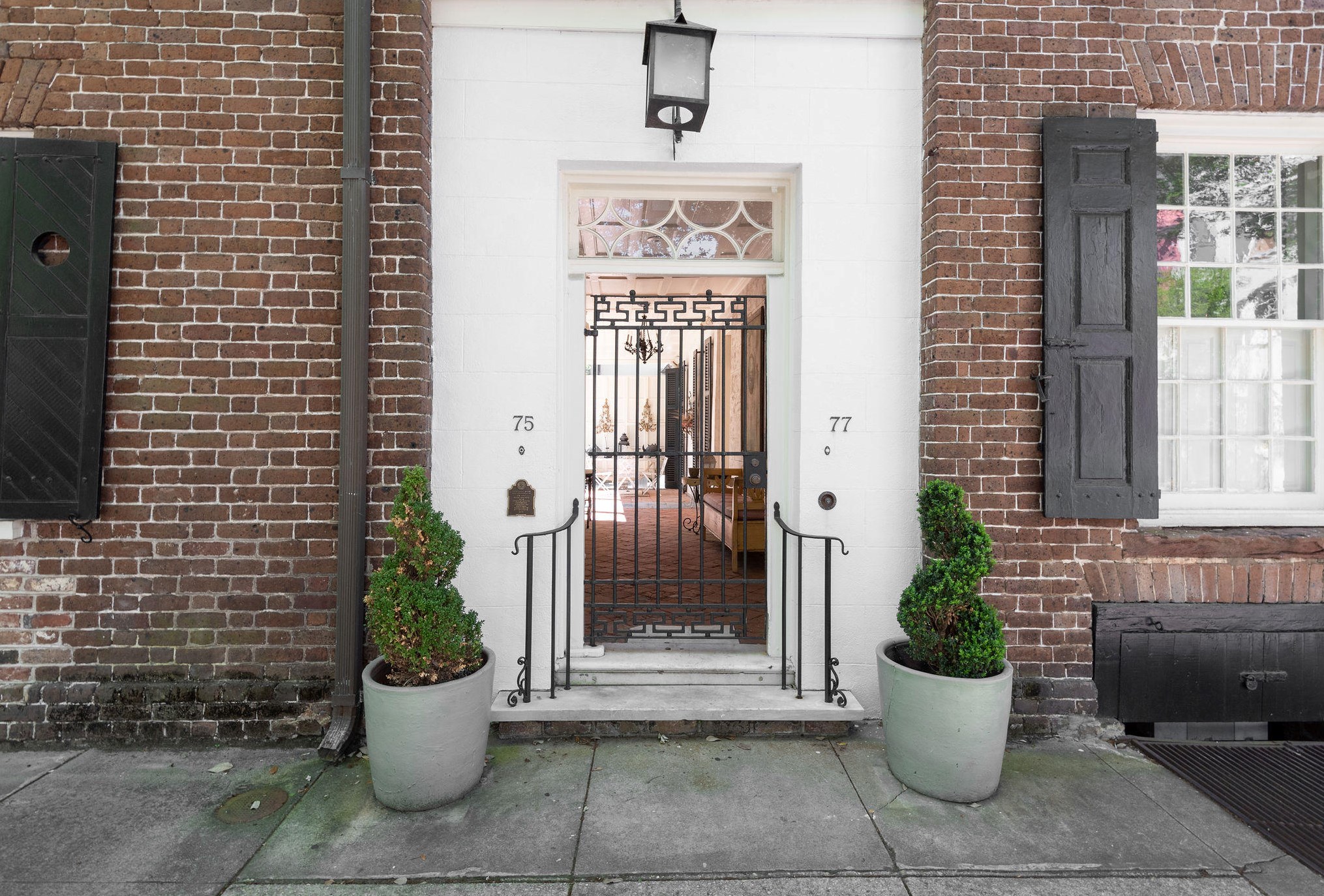 77 Church St, Charleston, SC 29401-2572