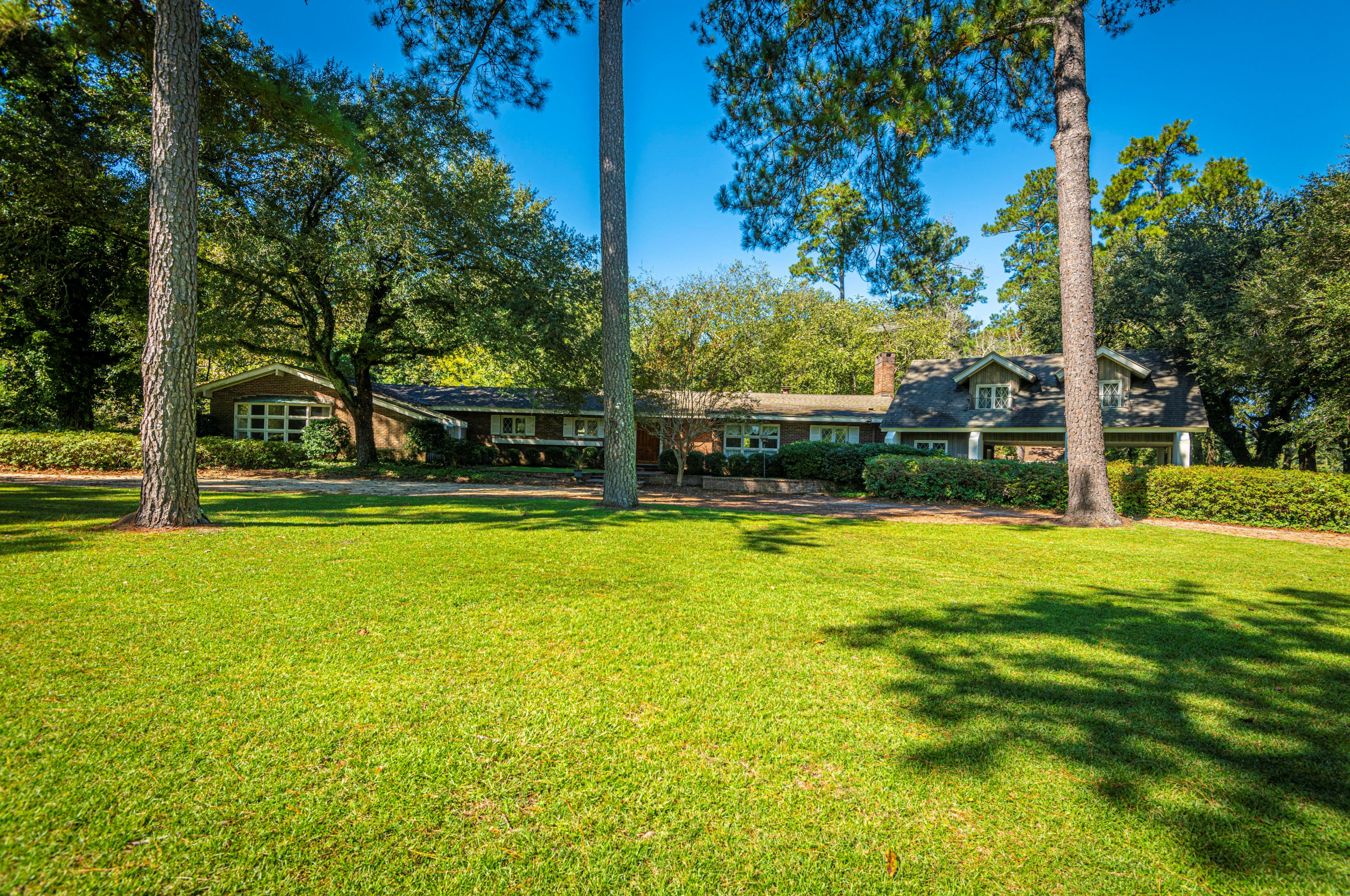 2810 Camden Rd, Holly Hill, SC 29059