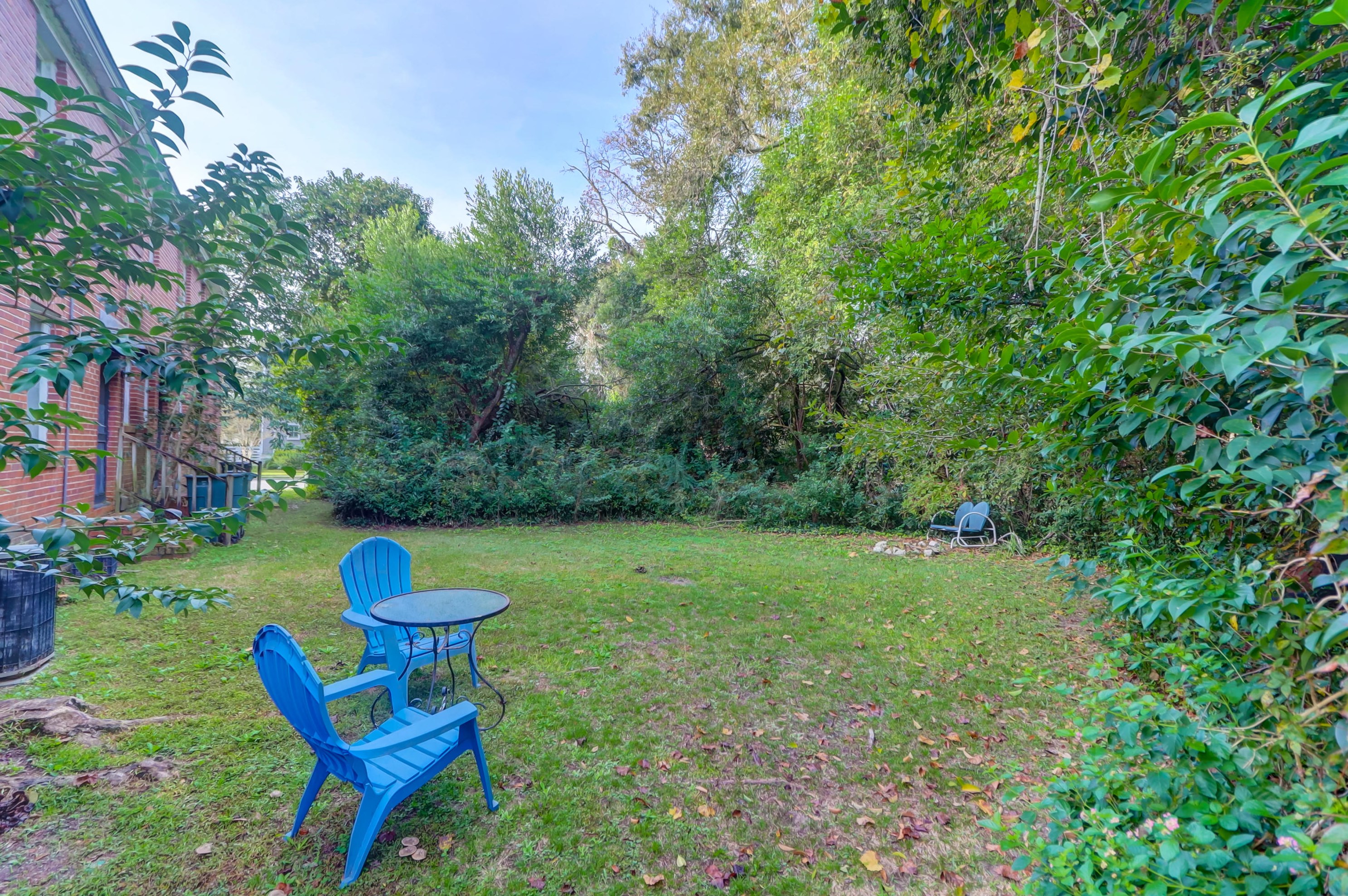 1 Riverside Dr, Charleston SC 29403-3218 exterior