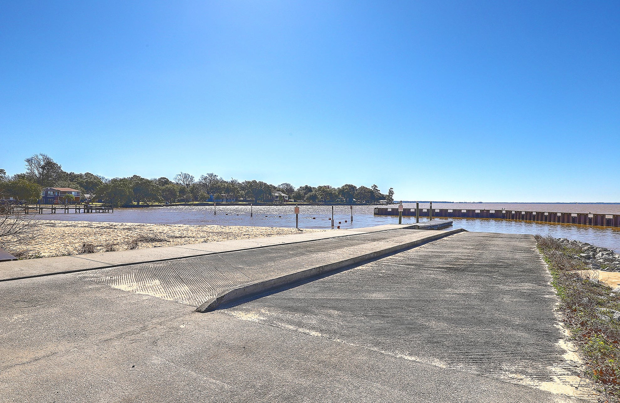 487 Pauline Dr, Bonneau, SC 29431