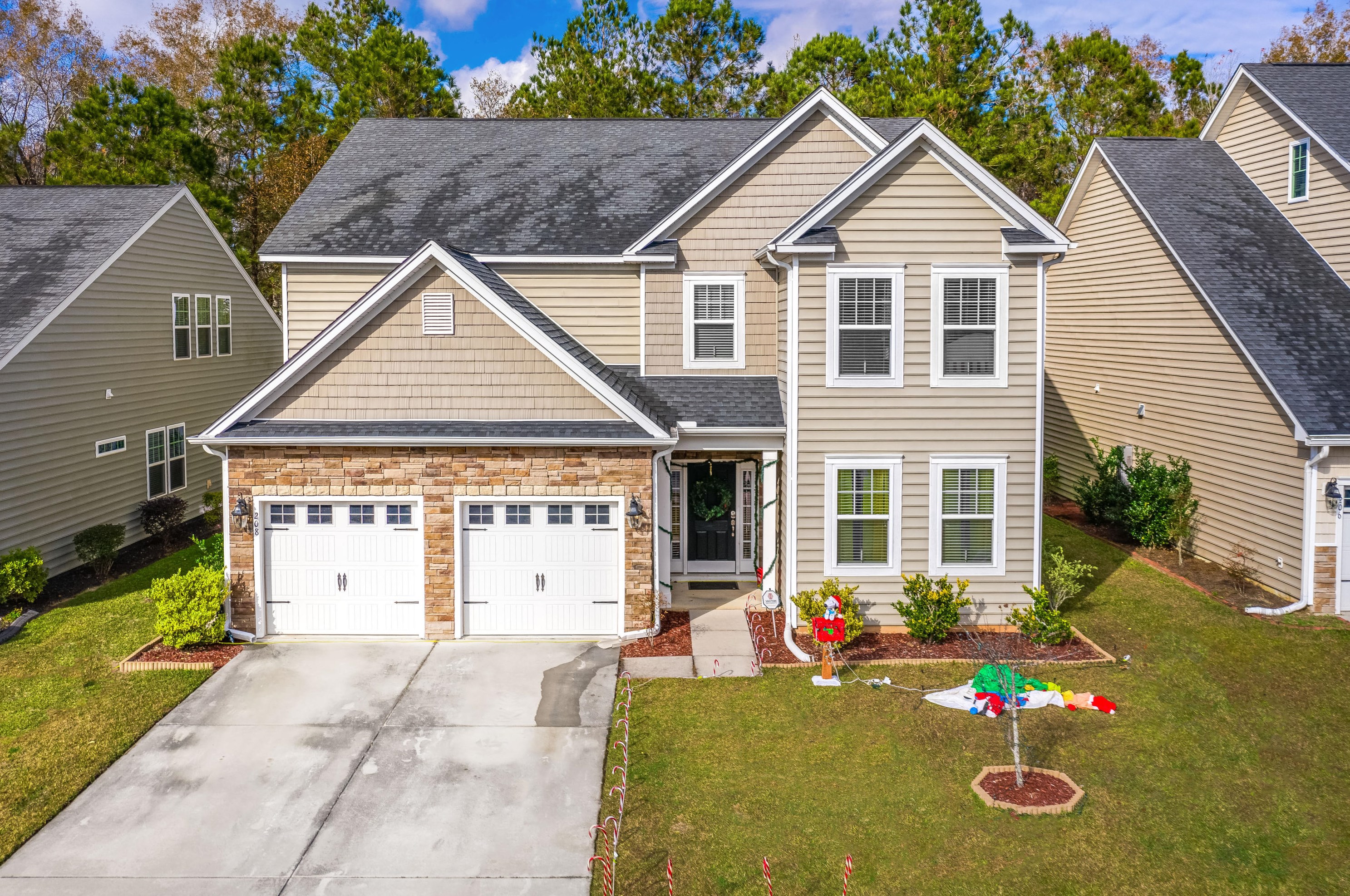 208 Buttonbush Ct, Moncks Corner, SC 29461-6482