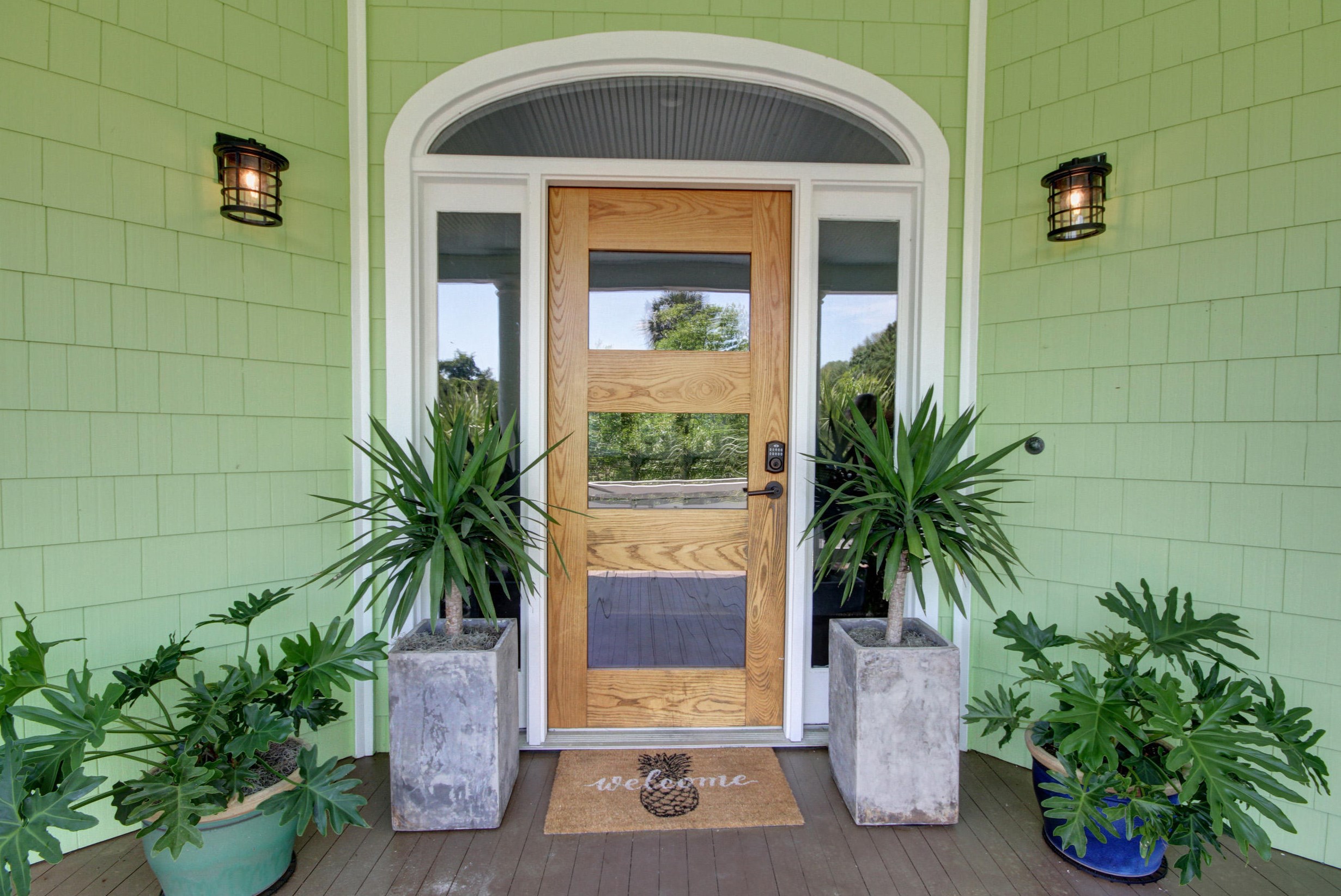 1 Live Oak Dr, Isle of Palms, SC 29451