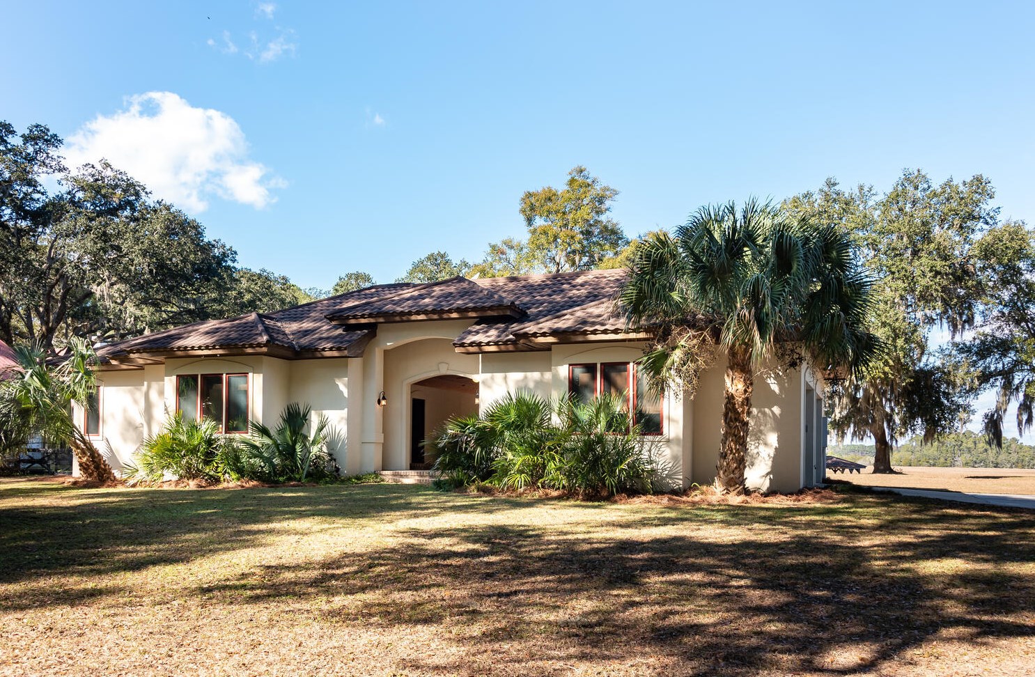 8678 Peters Point Rd, Edisto, SC 29438