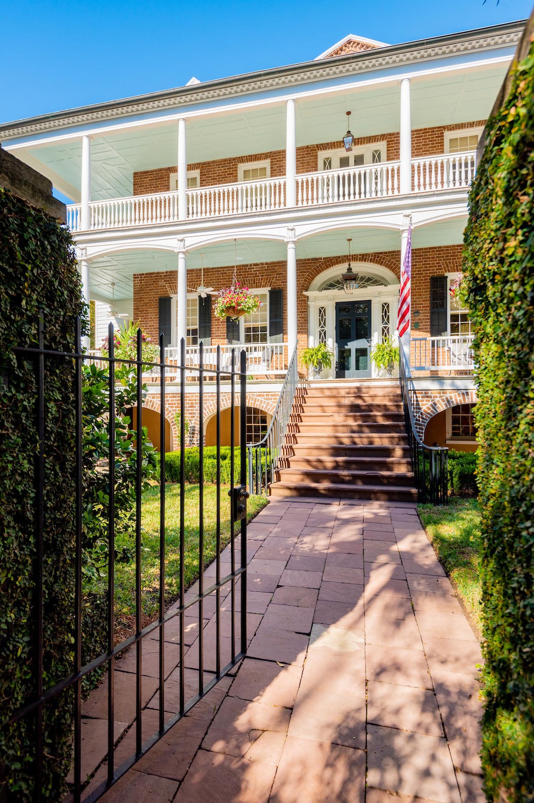 64 Vanderhorst St, Charleston, SC 29403-6029