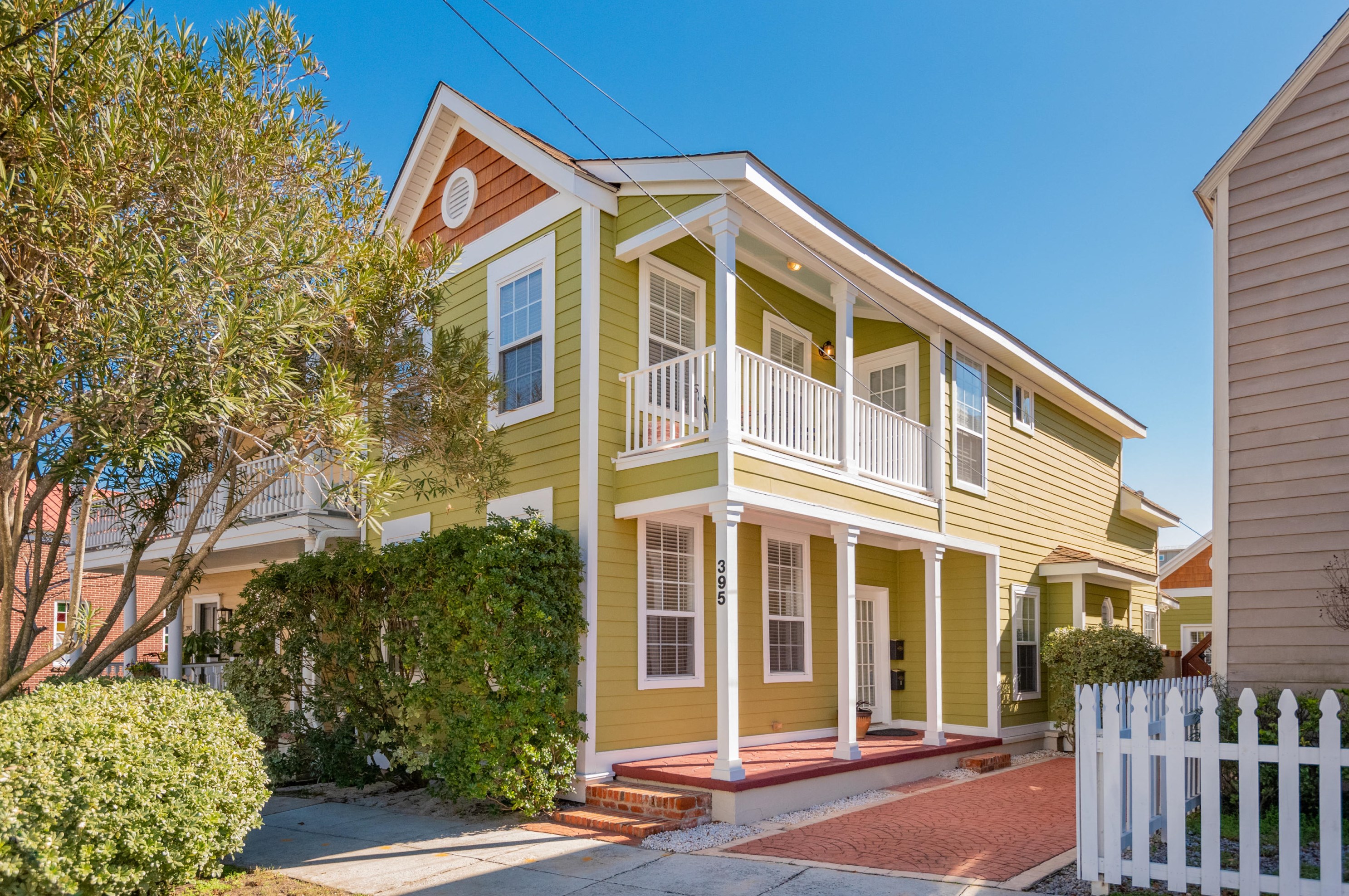 395 Sumter St, Charleston, SC 29403-4639
