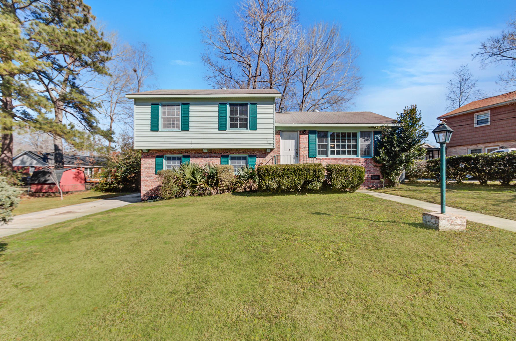 7680 Picardy Pl, Charleston, SC 29420-8749