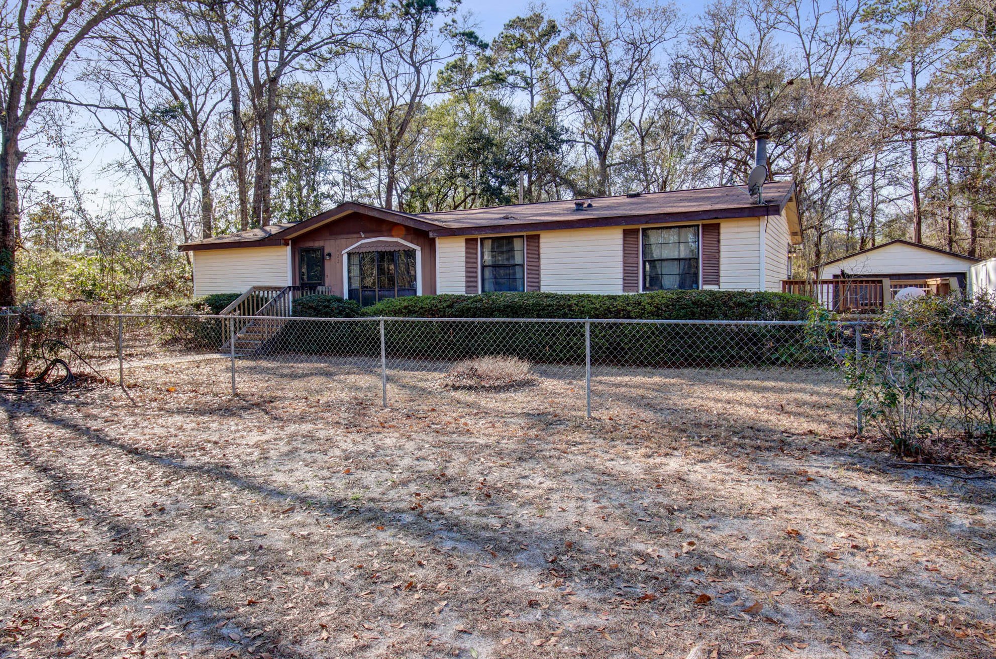 1422 Brownswood Rd, Johns Island, SC 29455