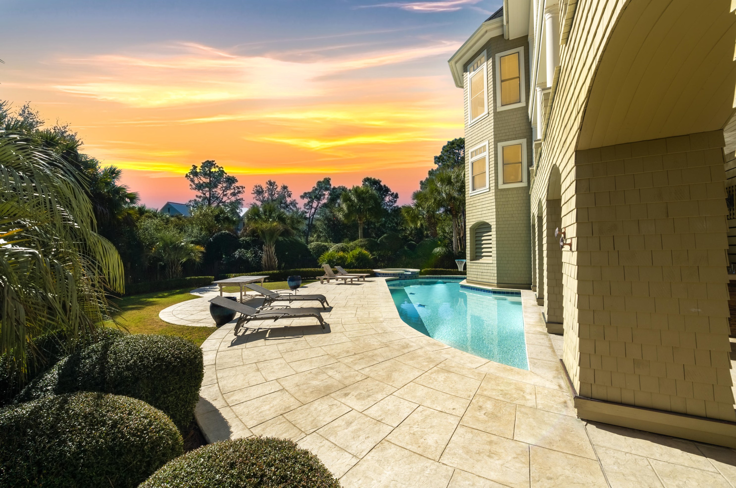 126 Flyway Dr, Johns Island, SC 29455
