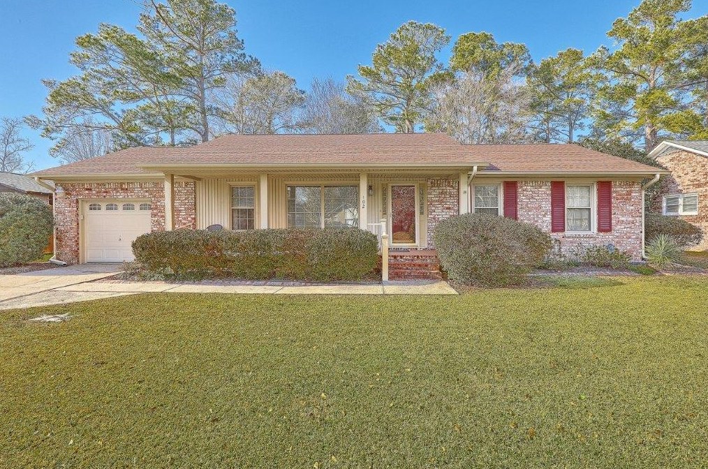 102 Clubhouse Rd, Summerville, SC 29483-2909