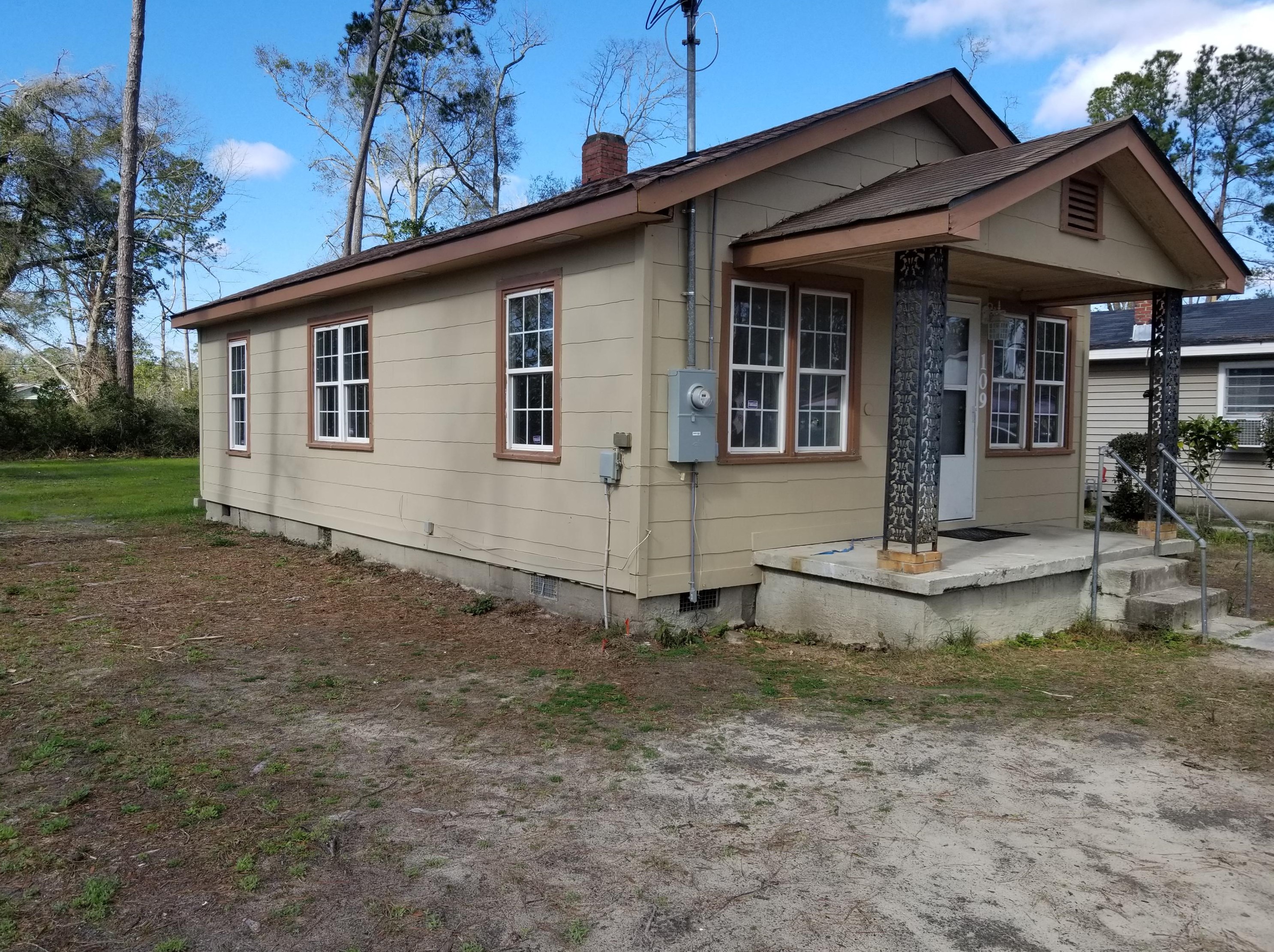 109 Lewis St, Walterboro, SC 29488-3135
