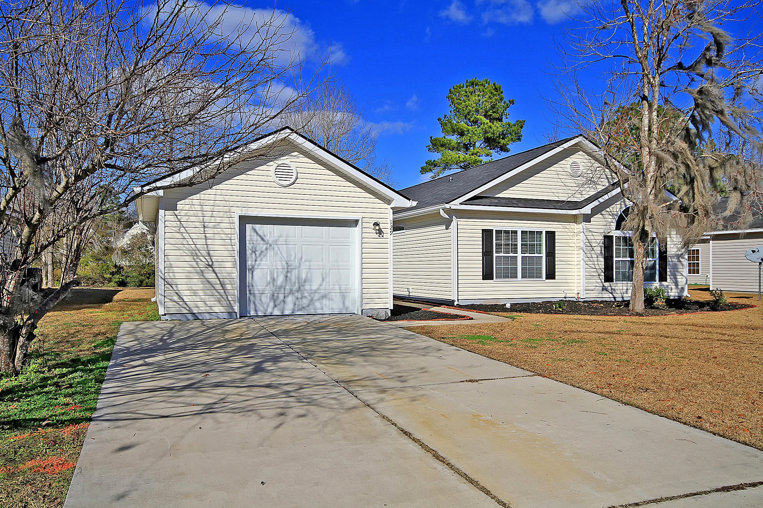 129 Pacolet St, Summerville SC  29485-6825 exterior