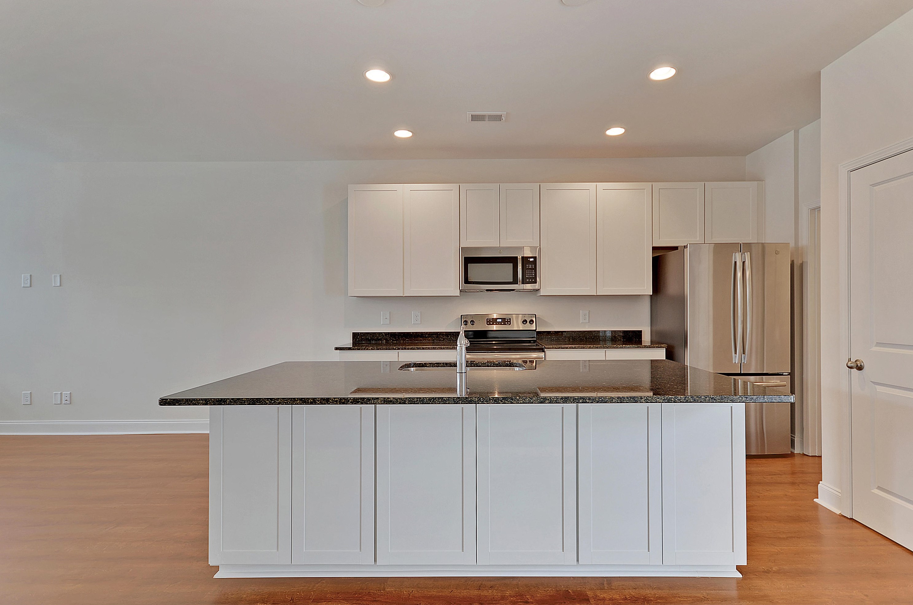 7808 Park Gate Dr, Charleston, SC 29418-3686