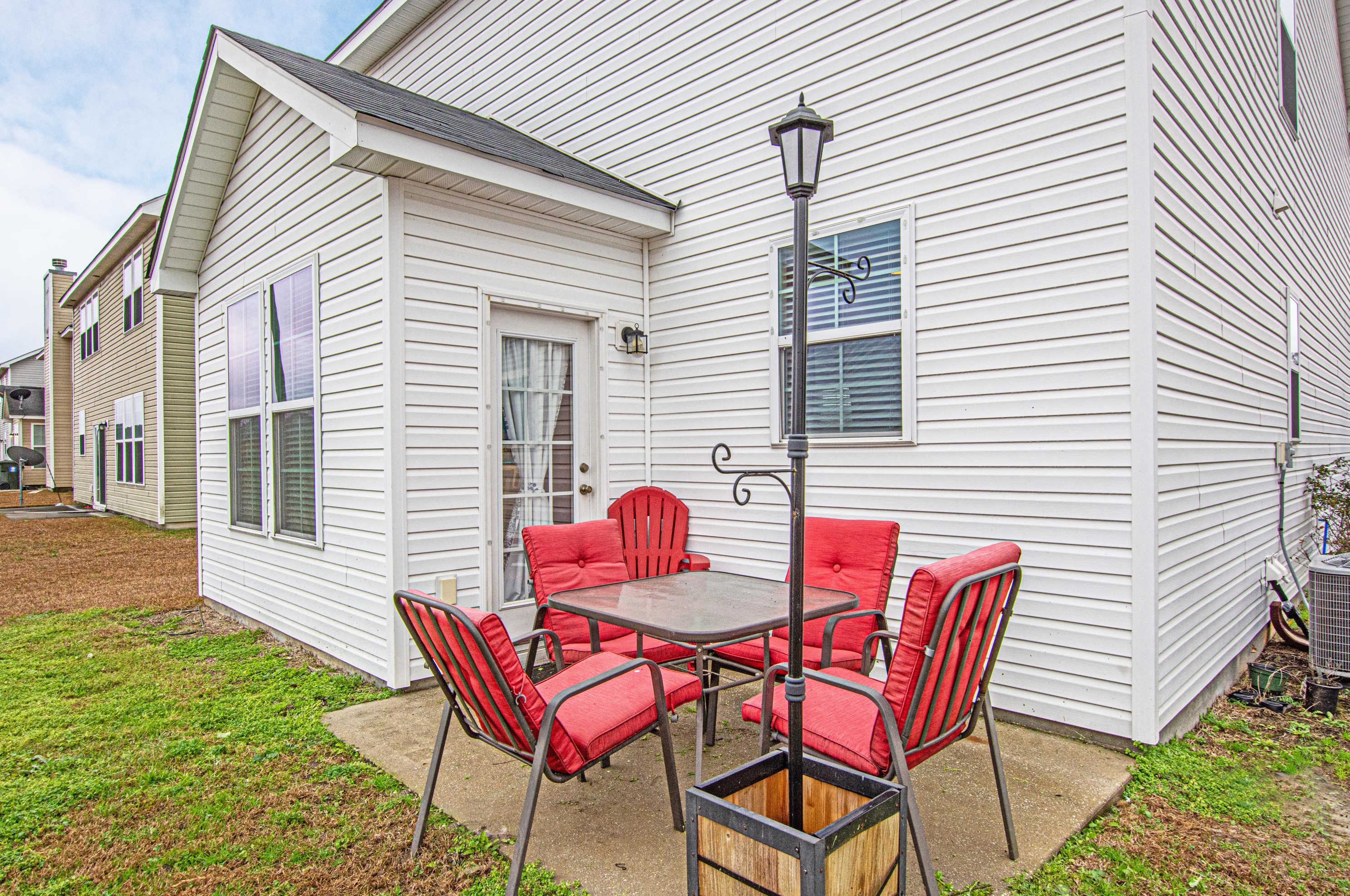 541 Pleasant Side Dr, Moncks Corner, SC 29461-7388