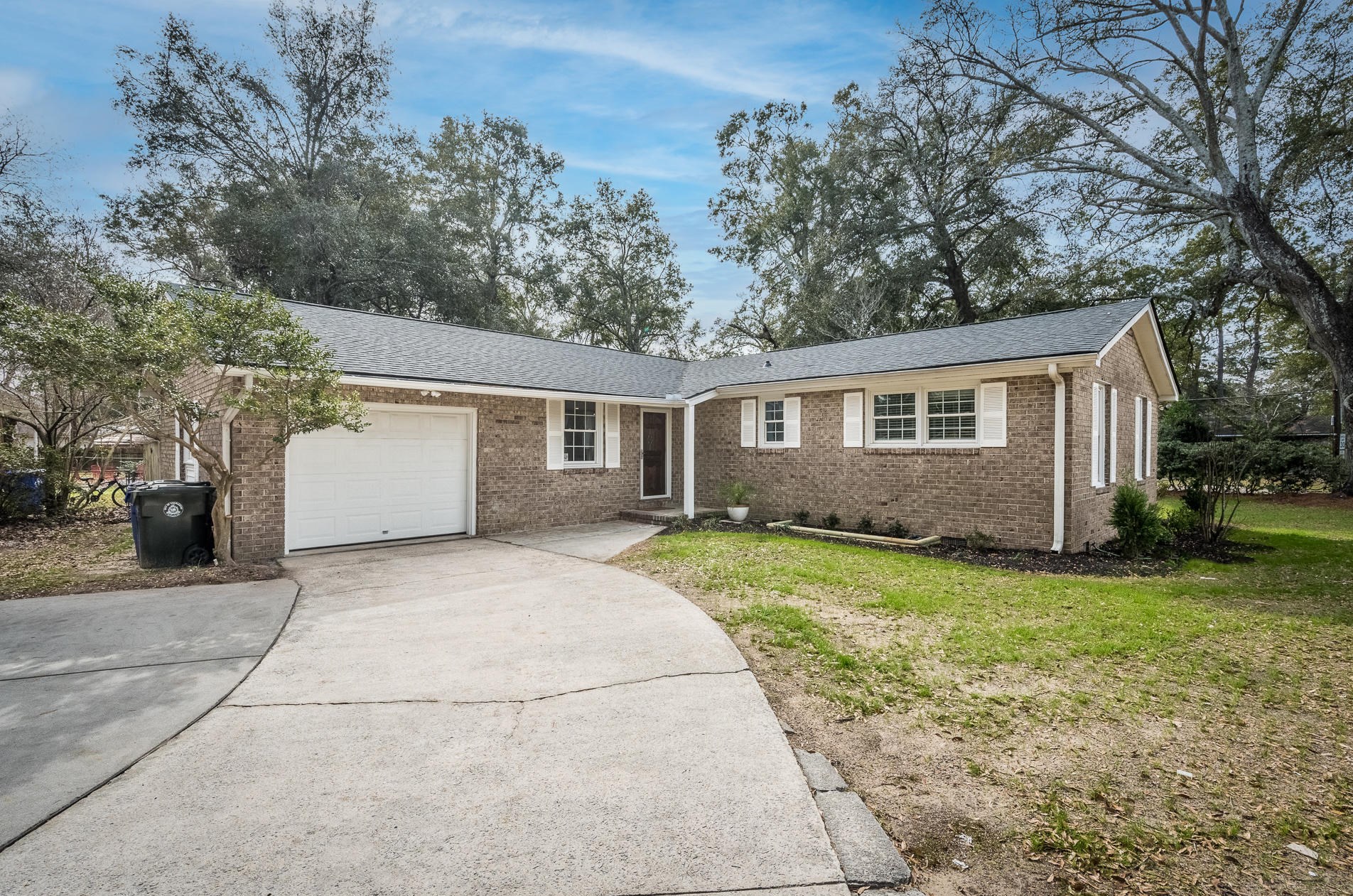 1379 Camp Rd, Charleston, SC 29412-9243