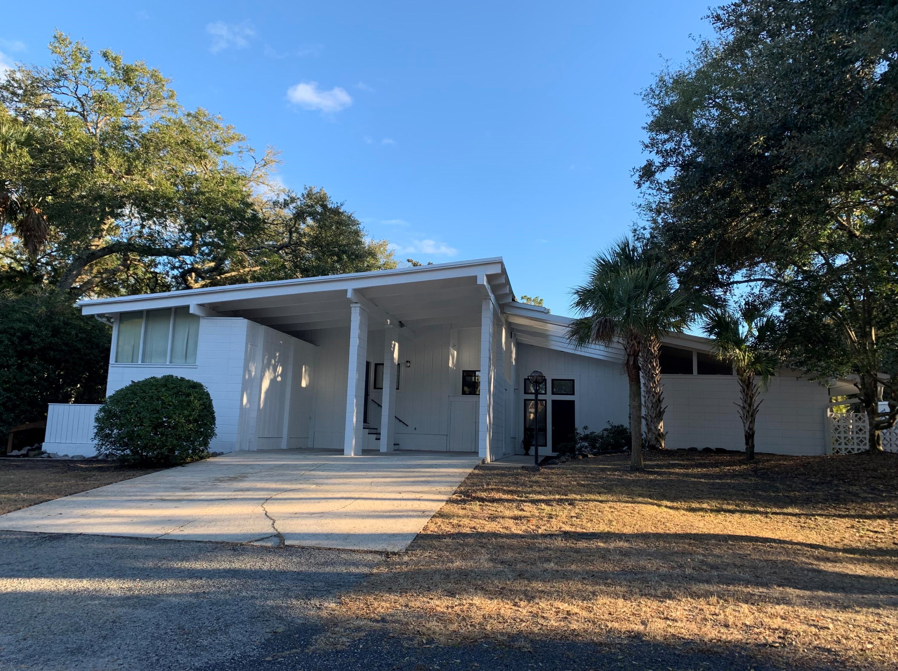 1900 Waterway Blvd, Isle of Palms, SC 29451